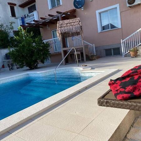 Lovely 3 Bedroom Apartment In Quiet Area W/ Pool Pula Exteriér fotografie