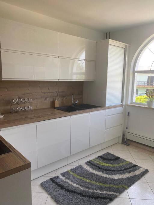Lovely 3 Bedroom Apartment In Quiet Area W/ Pool Pula Exteriér fotografie
