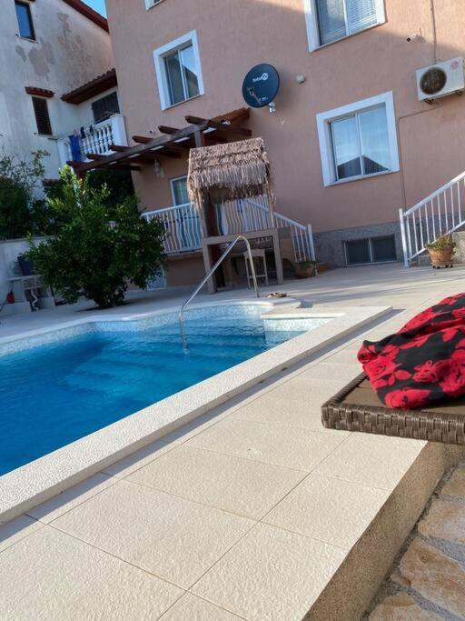 Lovely 3 Bedroom Apartment In Quiet Area W/ Pool Pula Exteriér fotografie